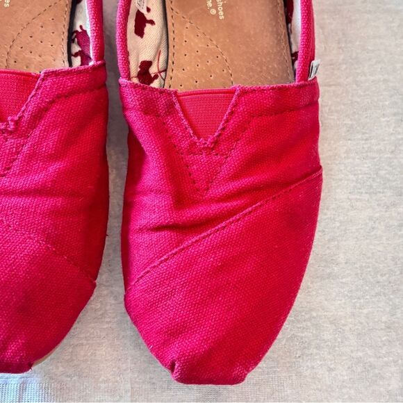 Toms | Women’s Cherry Red Alpargata Style Comfy Canvas Slipper Shoes - Picture 10 of 12